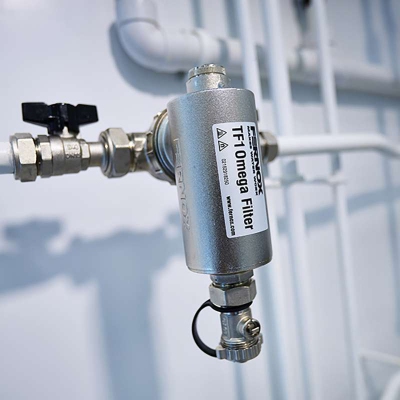 FERNOX TF1 Omega Filtr magnetyczny , separator 1'